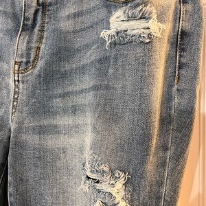 Judy Blue stretchy capri jeans size 15/32…fits like a 14